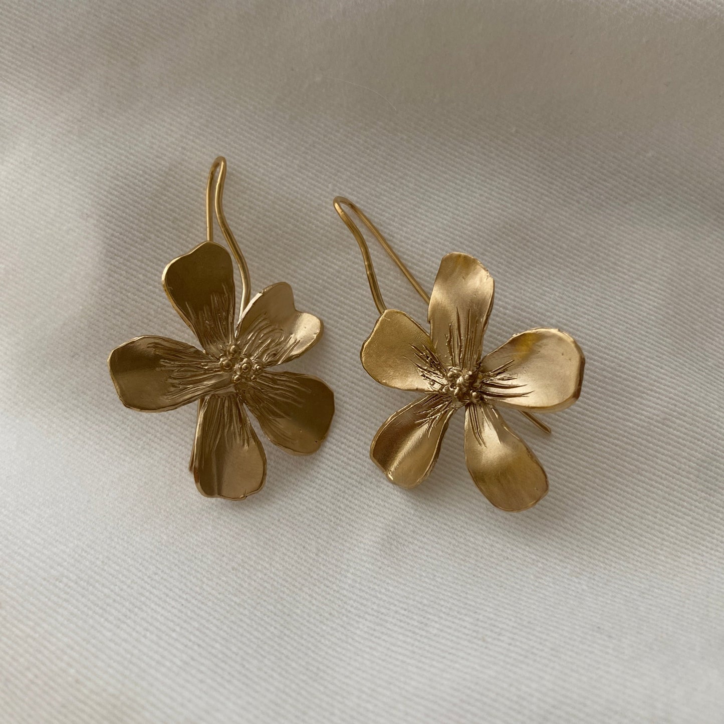 DAISY Gold Earrings